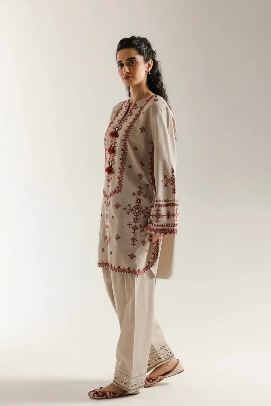 BP-1020 Heavy Embroidered Lawn Suit – Unstitched 2 Piece