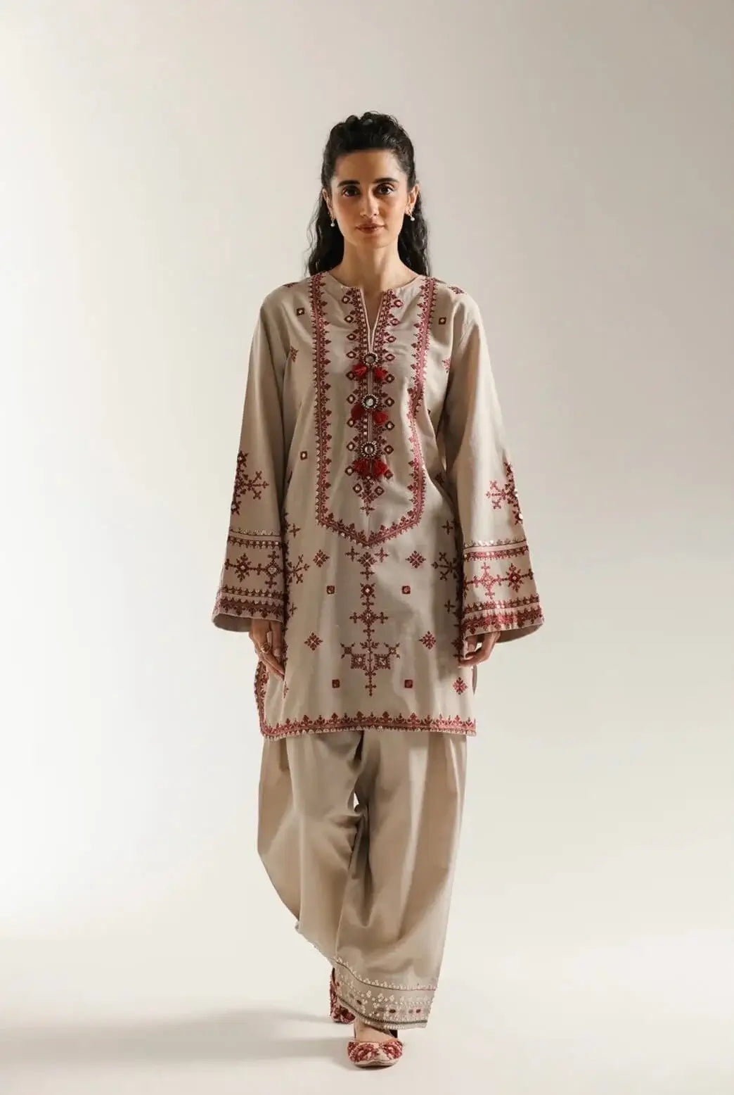 BP-1020 Heavy Embroidered Lawn Suit – Unstitched 2 Piece